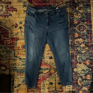 Old Navy high rise super skinny size 18
